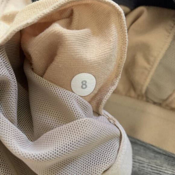 Lululemon T-strap Tank Top Gray/White Micro Stripe Size 8 Shelf Bra Racerback - Picture 6 of 8